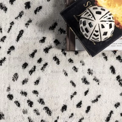 NuLOOM Olivia Transitional Moroccan Area Rug 7 NuLOOM Olivia Transitional Moroccan Area Rug - Image 5