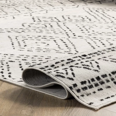 NuLOOM Olivia Transitional Moroccan Area Rug 5 NuLOOM Olivia Transitional Moroccan Area Rug - Image 3