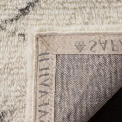 Katie Geometric Area Rug - Safavieh -Home Decor Store GUEST faa998d4 9473 4994 b5c0 00e4e2ecbe51